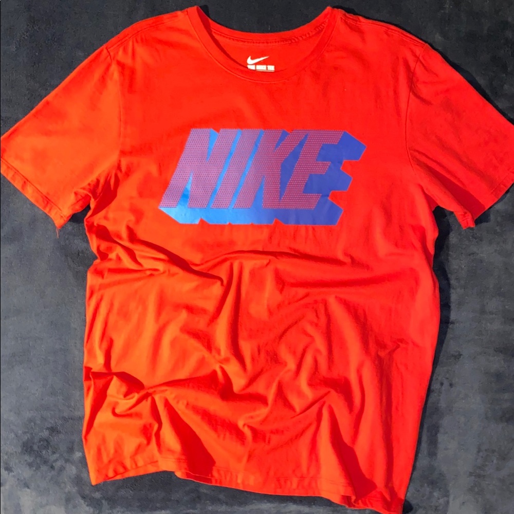 Nike Large Men Shirt
